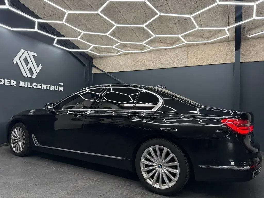Gebraucht BMW 730 Performance 265 PS (194 kW) 2018 Schwarz Limousine
