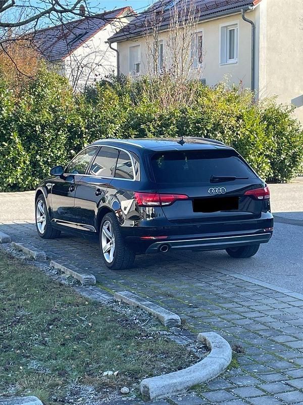 Gebraucht Audi A4 Comfort 150 PS (110 kW) 2016 Schwarz Kombi