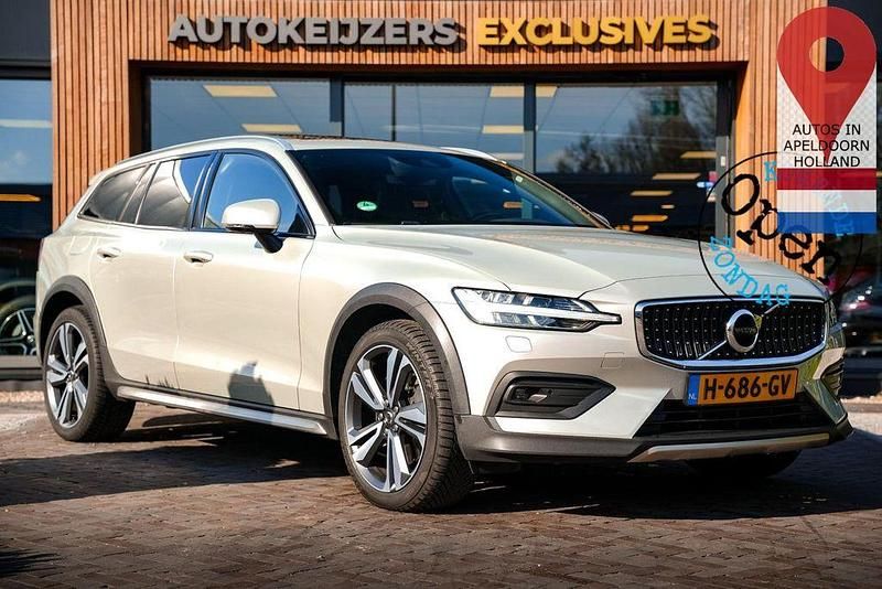 726 birch light metallic Gebraucht 2020 Volvo V60 CC Pro Kombi | 28.151 € (Fairer Preis) - Bild 1/4