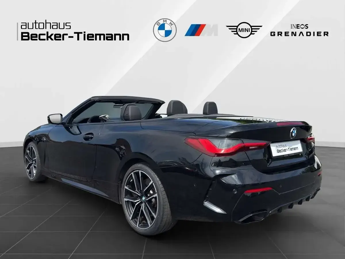 Gebraucht BMW M4 Cabriolet 374 PS (275 kW) 2022 Saphirschwarz Cabrio