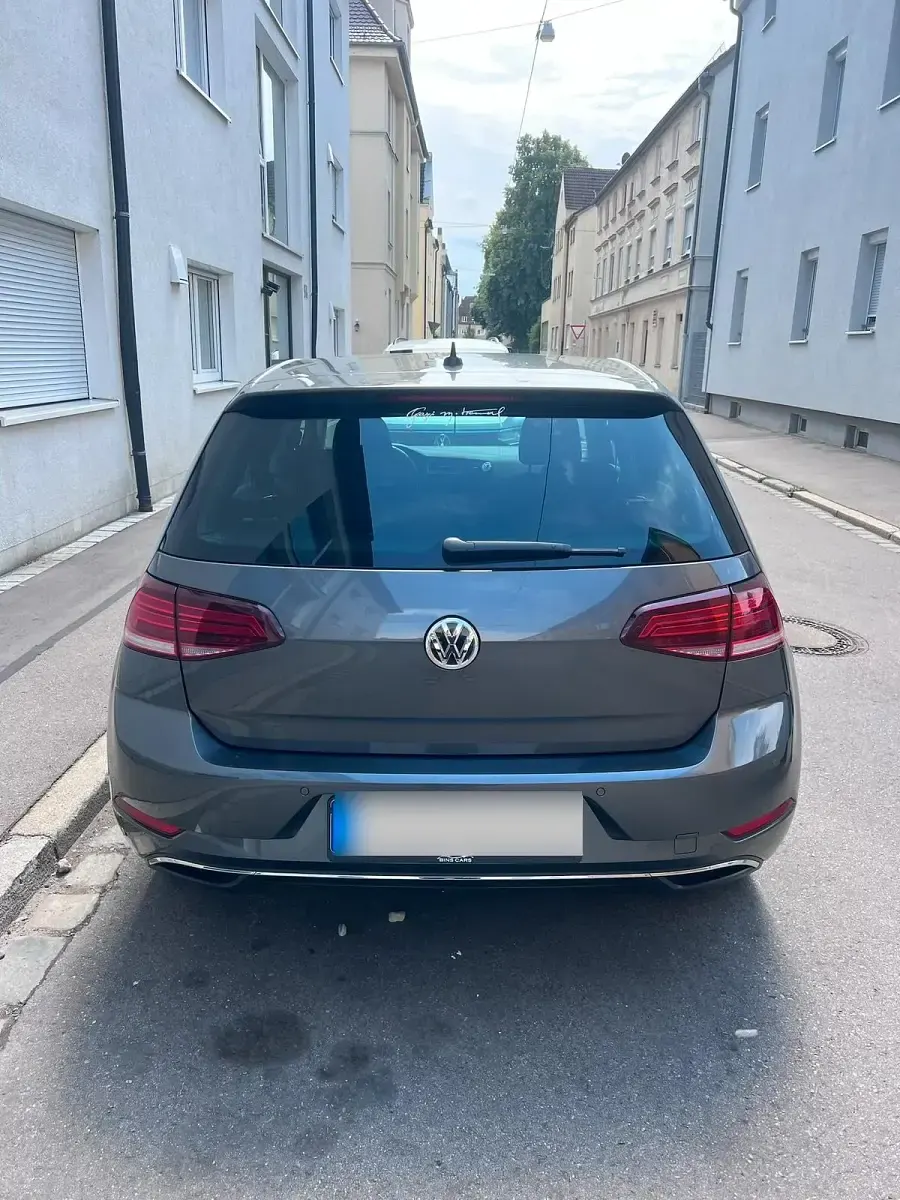 Gebraucht VW Golf VII 115 PS (84 kW) 2018 Grau Limousine