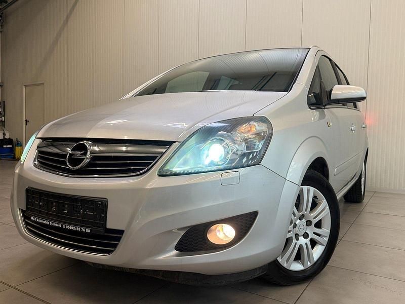 Silber Gebraucht 2009 Opel Zafira Innovation Van / Kleinbus | 5.990 € - Bild 1/4