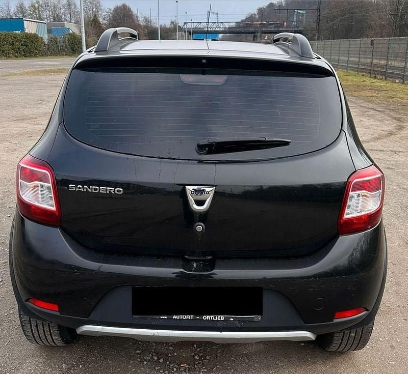 Gebraucht Dacia Sandero Prestige 90 PS (66 kW) 2015 Schwarz Limousine