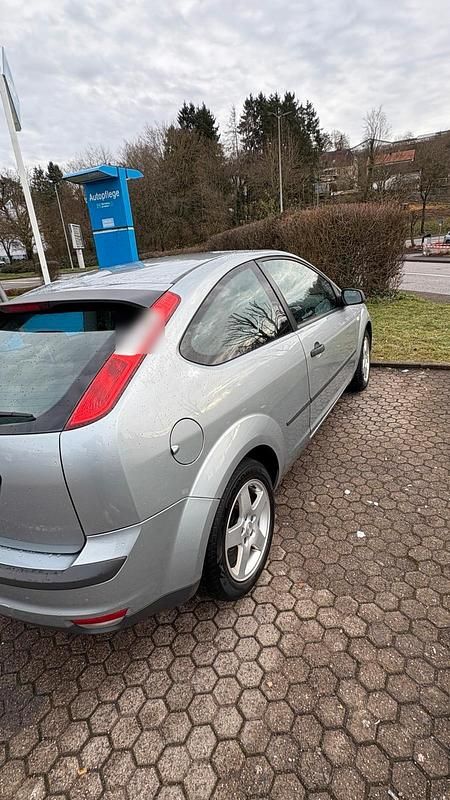 Gebraucht Ford Focus 100 PS (73 kW) 2004 Grau Kombi