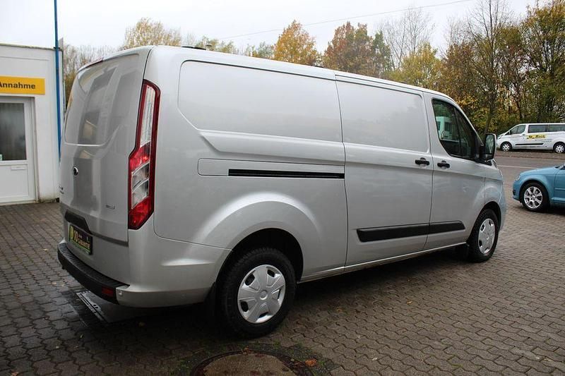 Gebraucht Ford Transit Custom 131 PS (96 kW) 2019 Silber Van / Kleinbus