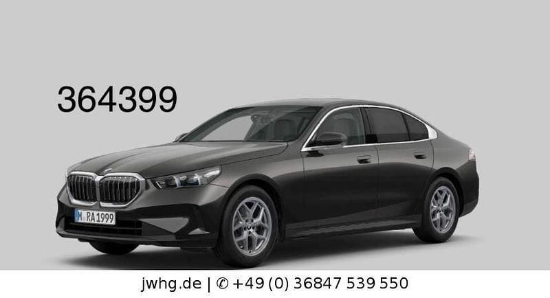 Grau Gebraucht 2024 BMW 520 Sport Line Limousine | 41.480 € (Fairer Preis) - Bild 1/4