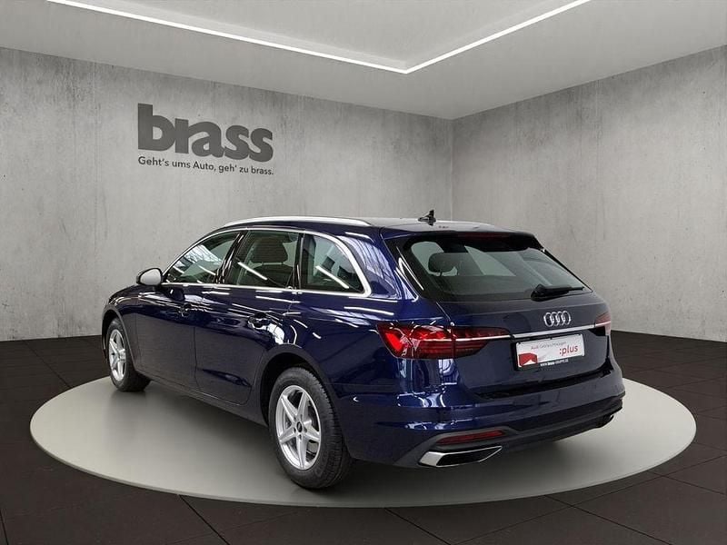 Gebraucht Audi A4 163 PS (119 kW) 2024 Navarrablau metallic Kombi