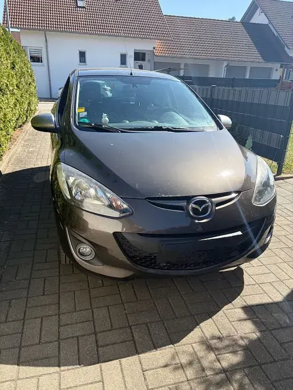Gebraucht Mazda 2 Sendo 84 PS (61 kW) 2014 Braun Limousine