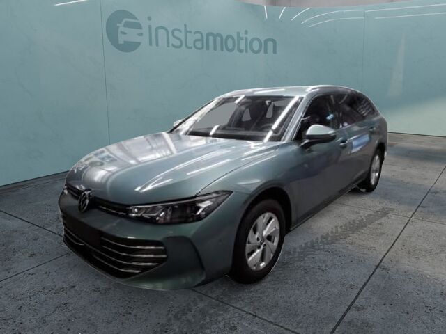 Gebraucht VW Passat IQ Drive 150 PS (110 kW) 2024 Grün Kombi