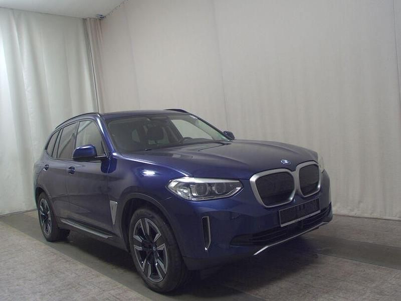 Gebraucht BMW iX3 Shadowline 210 kW (286 PS) 2021 Phytonicblau metallic SUV