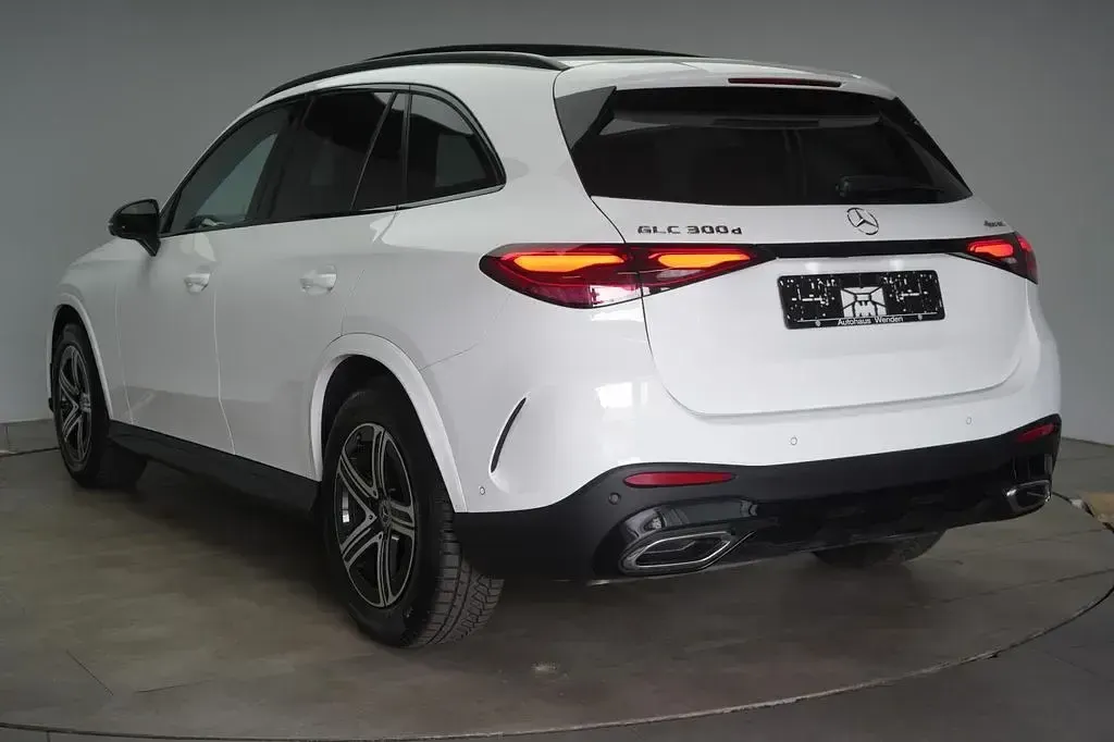 Gebraucht Mercedes GLC300 AMG 269 PS (197 kW) 2025 Weiß SUV