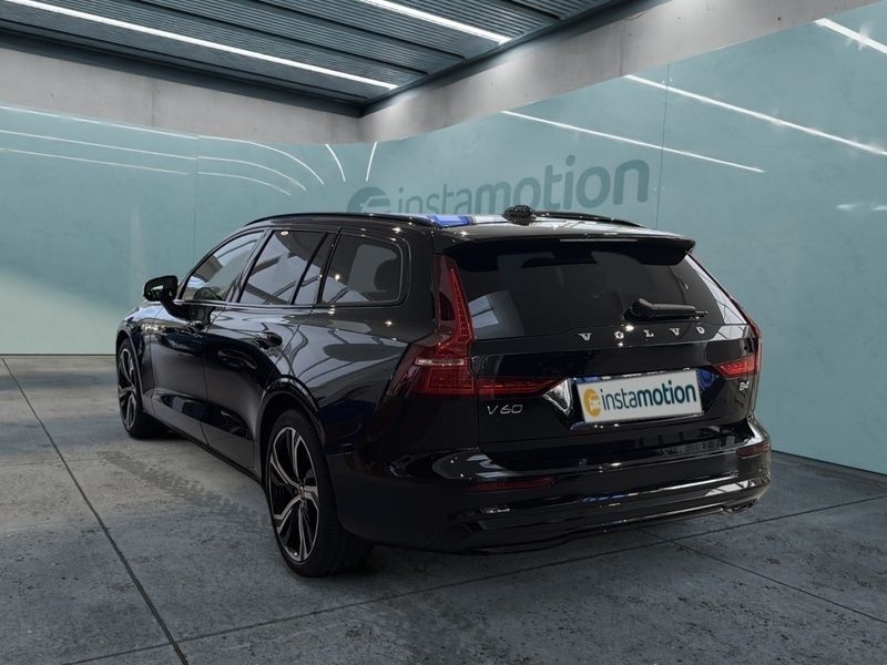 Gebraucht Volvo V60 Plus 197 PS (144 kW) 2024 Schwarz Kombi