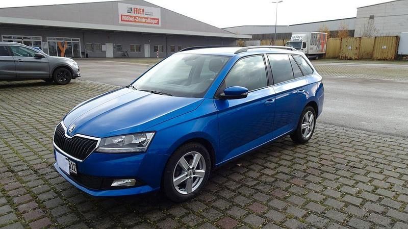 Blau Gebraucht 2022 Skoda Fabia Ambition Kombi | 15.000 € (Guter Preis) - Bild 1/4
