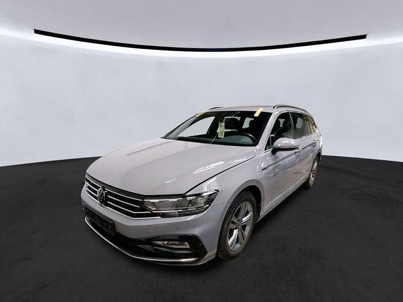 Gebraucht VW Passat R-line 150 PS (110 kW) 2023 Mondsteingrau Kombi