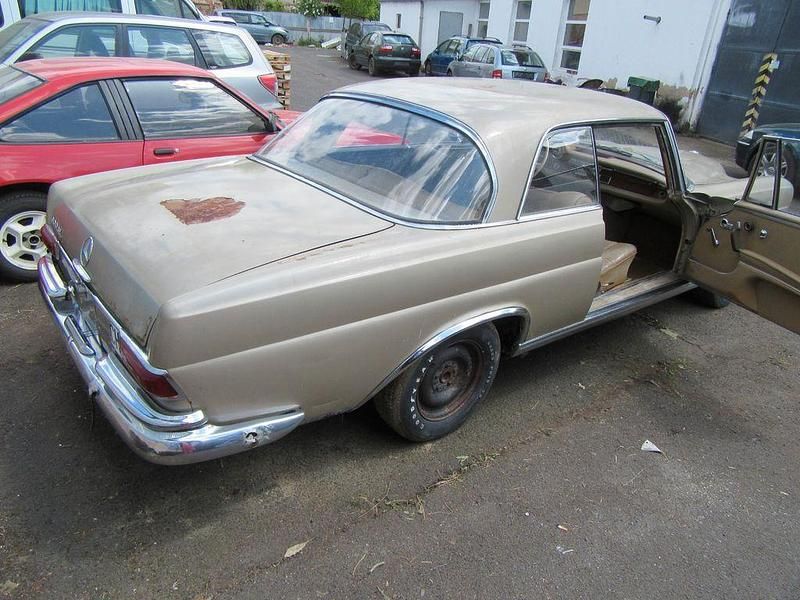 Gebraucht Mercedes 220 163 PS (119 kW) 1963 Silber