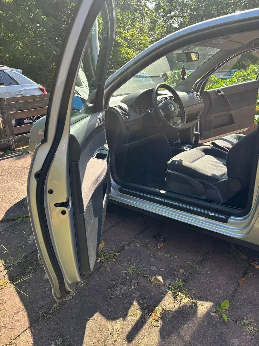 Gebraucht VW Polo Cricket 54 PS (39 kW) 2004 Silber Limousine