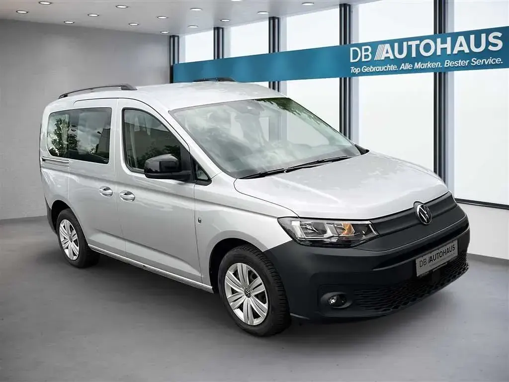 Używany VW Caddy 122 KM (89 kW) 2022 Srebrny Minivan