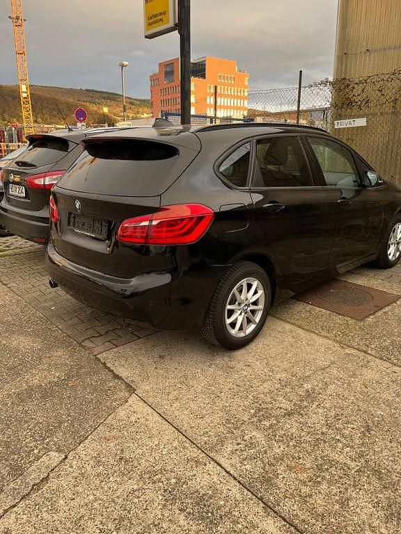 Schwarz Gebraucht 2015 BMW 218 Active Tourer Van / Kleinbus | 9.300 € (Guter Preis) - Bild 1/4