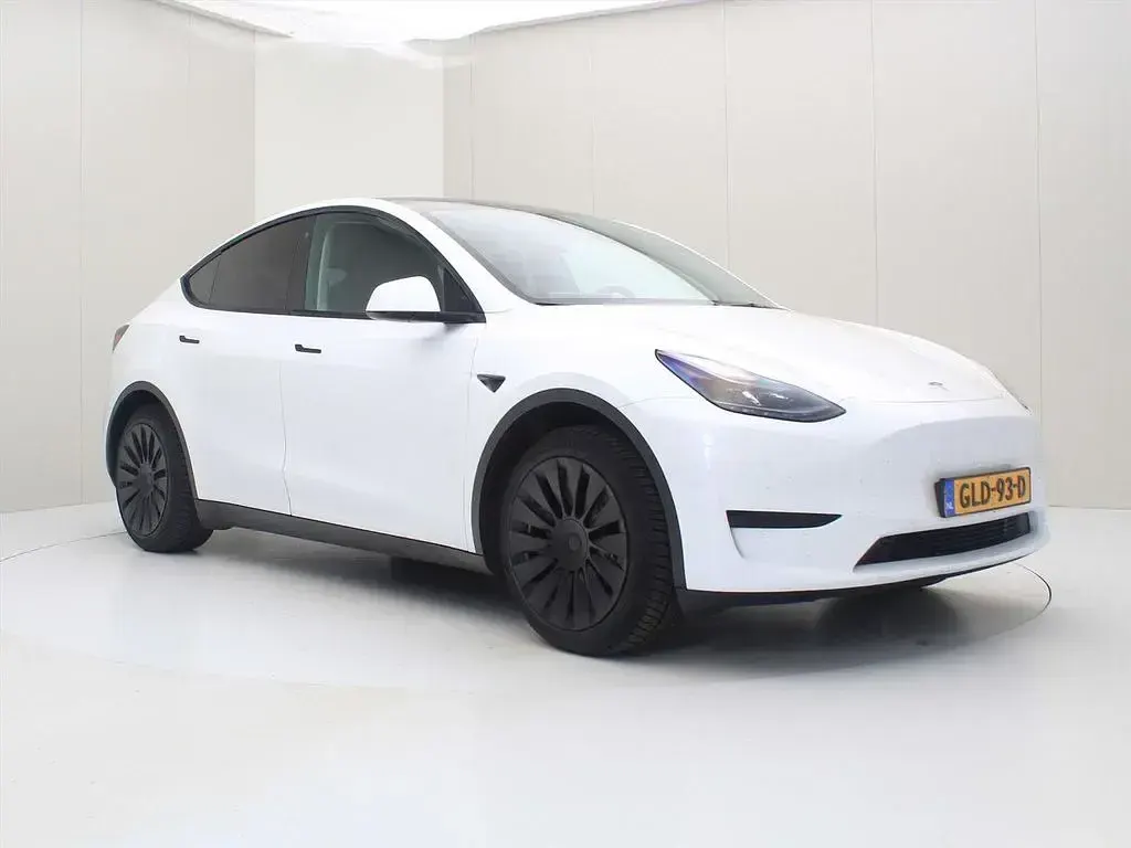 Gebraucht Tesla Model Y Standard Range 250 kW (341 PS) 2023 Weiß SUV