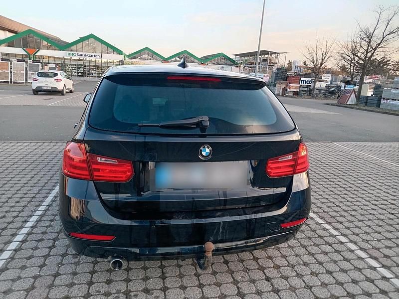 Gebraucht BMW 316 116 PS (85 kW) 2013 Schwarz Kombi