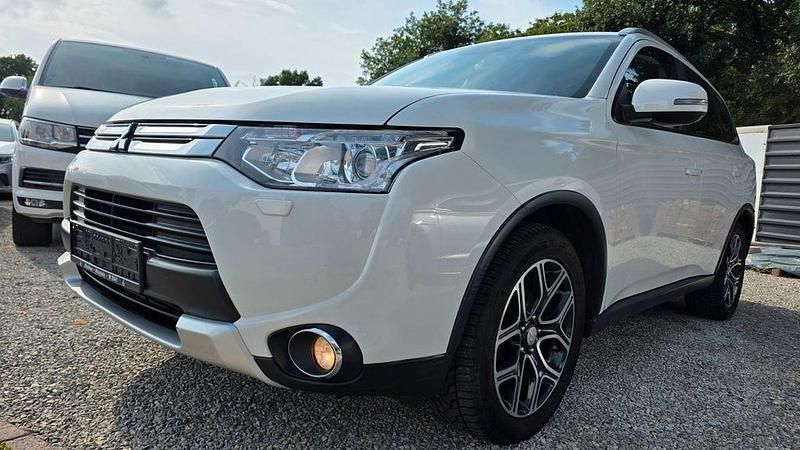 Weiß Gebraucht 2014 Mitsubishi Outlander Instyle SUV | 9.999 € (Fairer Preis) - Bild 1/4