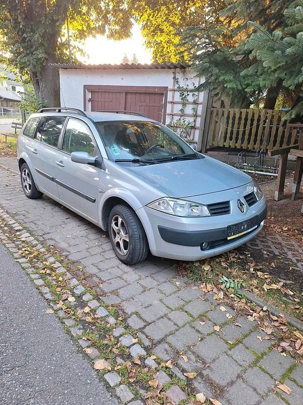 Grau Gebraucht 2004 Renault Mégane GrandTour Kombi | 1.150 € - Bild 1/4
