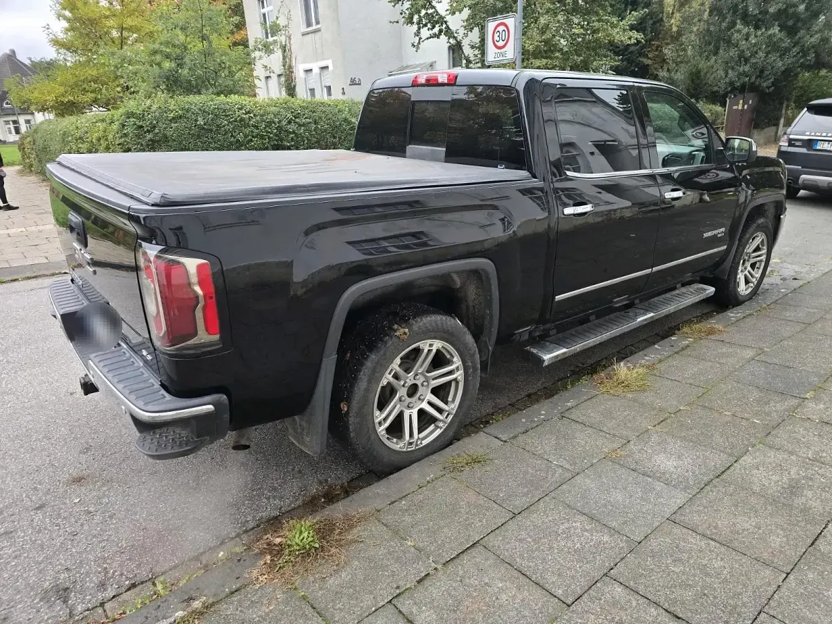Używany GMC Sierra 355 KM (261 kW) 2018 Czarny Pickup