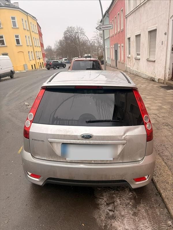 Gebraucht Ford Fiesta 60 PS (44 kW) 2008 Silber Kleinwagen