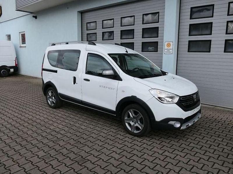 Gebraucht Dacia Dokker Stepway 95 PS (69 kW) 2019 Gletscherweiss Van / Kleinbus