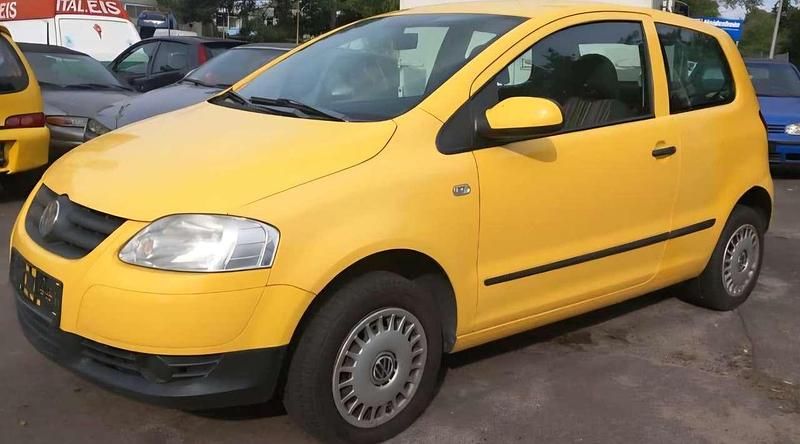 Second-hand VW Fox 54 CP (39 kW) 2006 Galben Hatchback
