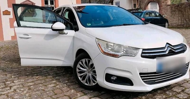 Gebraucht Citroën C4 Tendance 120 PS (88 kW) 2012 Weiß Limousine