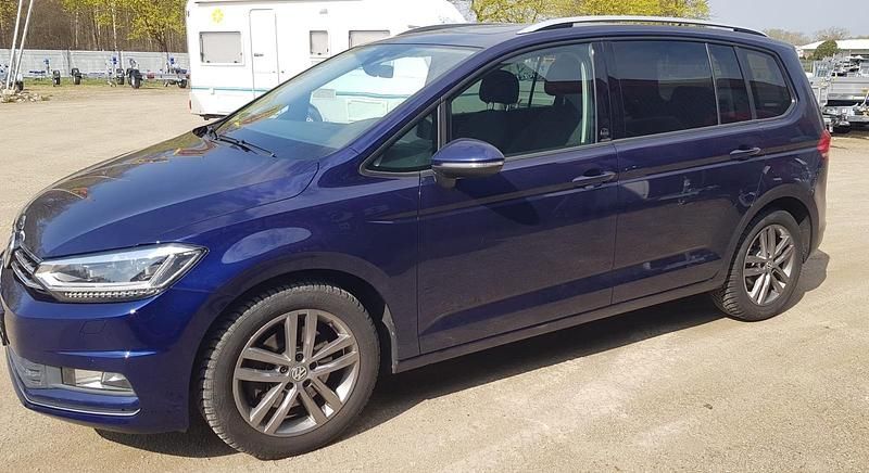 Używany VW Touran 150 KM (110 kW) 2017 Niebieski Minivan