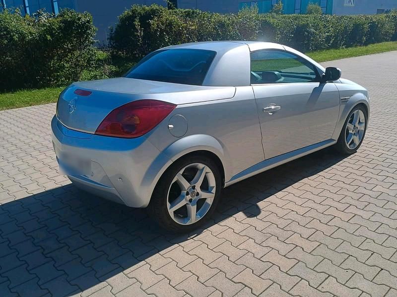Gebraucht Opel Tigra 90 PS (66 kW) 2008 Silber Cabrio