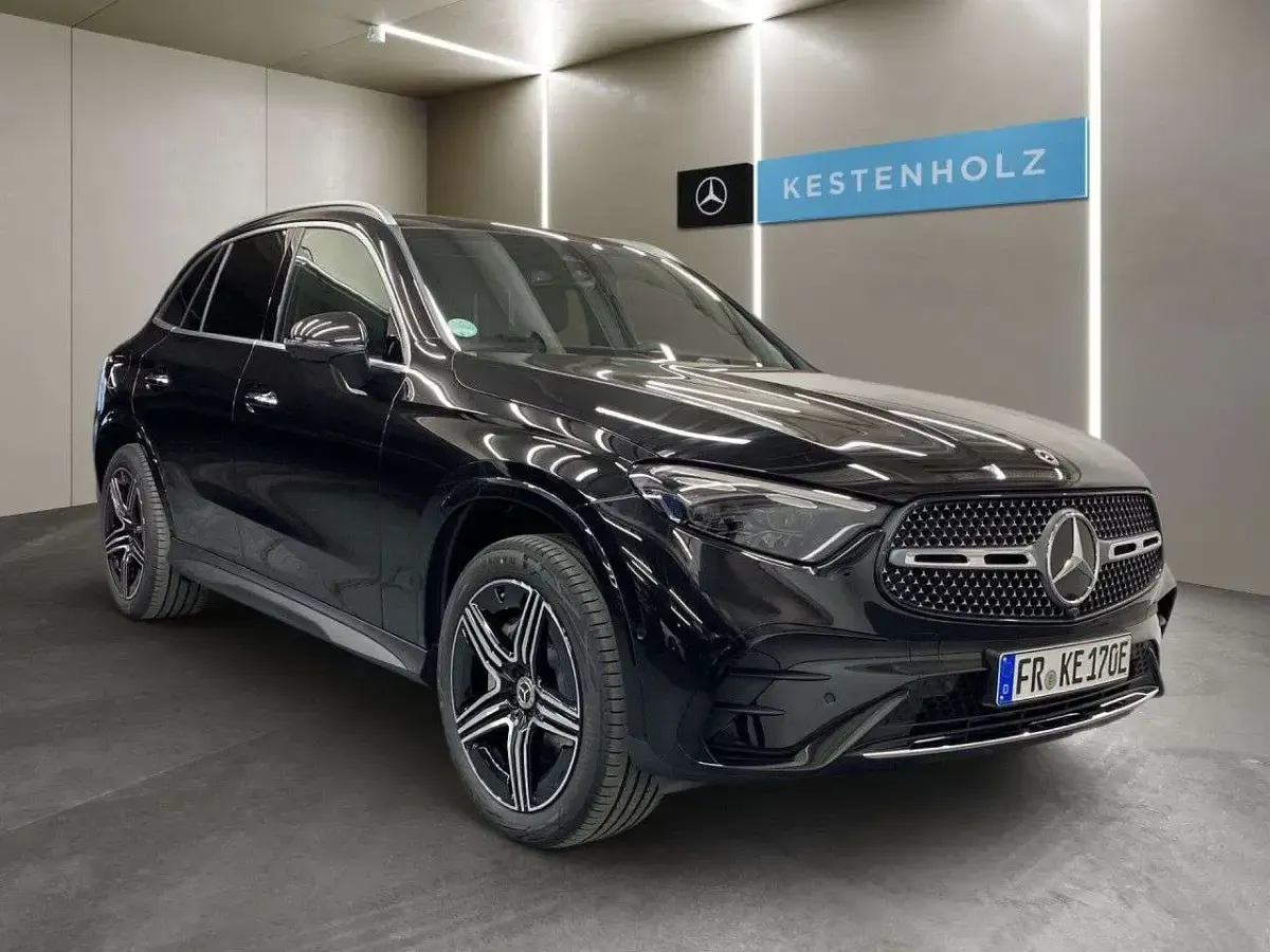 Second-hand Mercedes GLC300e AMG 333 CP (244 kW) 2026 Negru SUV