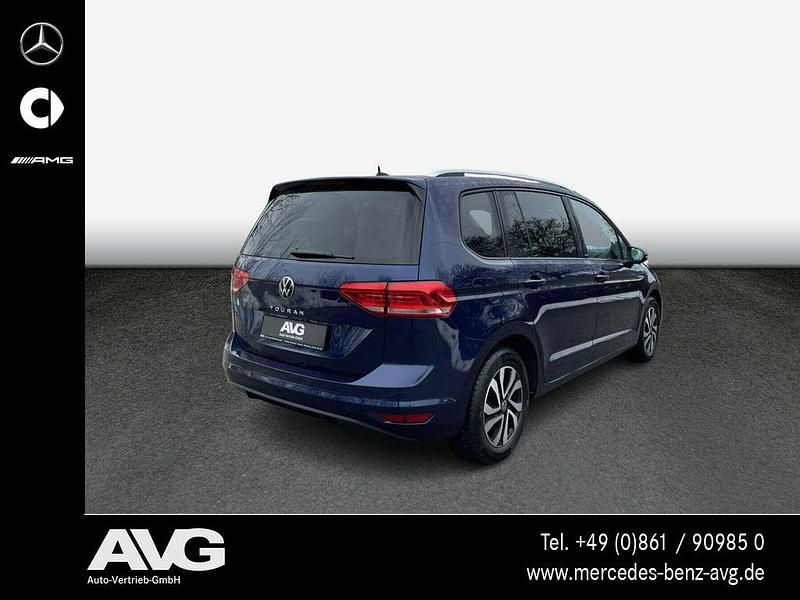 Gebraucht VW Touran Active 150 PS (110 kW) 2022 Blau Van / Kleinbus