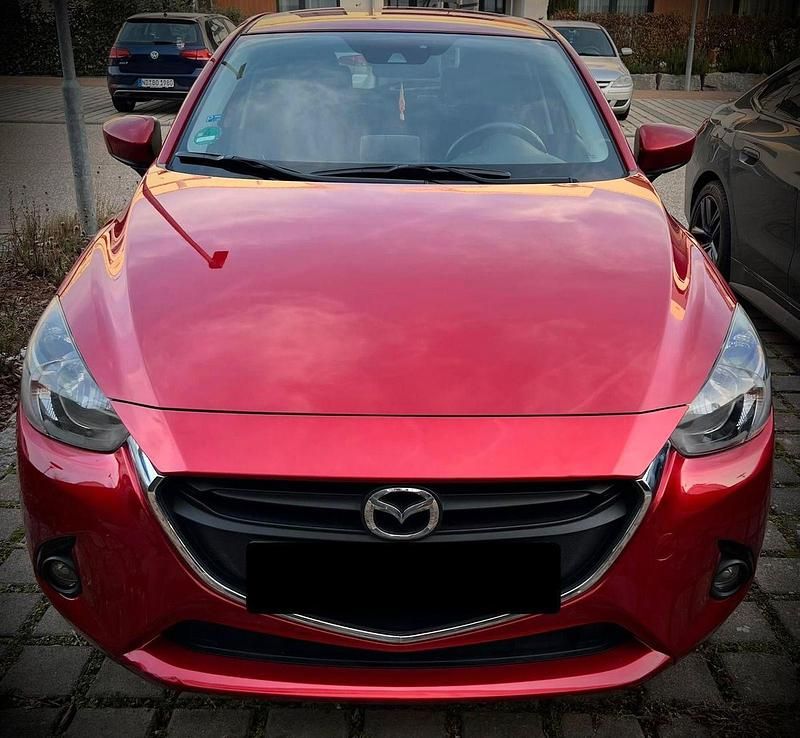 Rot Gebraucht 2016 Mazda 2 Nakama Kleinwagen | 11.000 € (Fairer Preis) - Bild 1/4