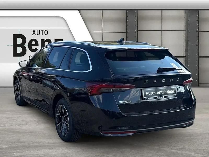 Uusi Skoda Octavia Selection 150 HP (110 kW) 2025 Musta Farmari
