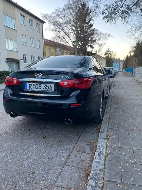 Gebraucht Infiniti Q50 Premium 170 PS (125 kW) 2014 Schwarz Limousine