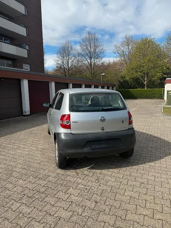 Gebraucht VW Fox 54 PS (39 kW) 2006 Silber Kleinwagen