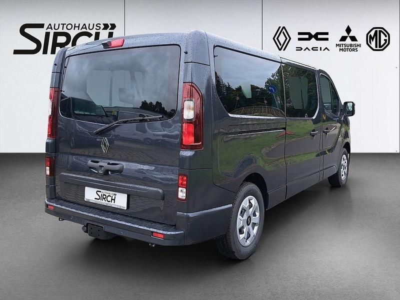 Neu Renault Trafic Evolution 150 PS (110 kW) 2026 Grau Van / Kleinbus