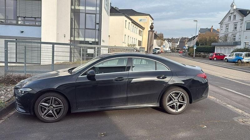 Gebraucht Mercedes CLA250e 218 PS (160 kW) 2023 Schwarz Limousine