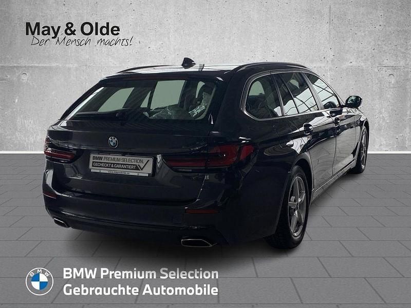 Gebraucht BMW 520 184 PS (135 kW) 2022 Grau Limousine