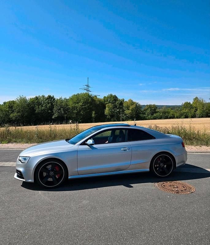 Silber Gebraucht 2014 Audi RS5 Coupé | 42.500 € (Teuer) - Bild 1/4