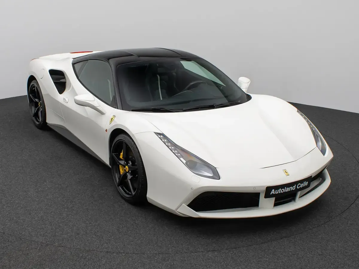 Gebraucht Ferrari 488 670 PS (492 kW) 2016 Bianco avus 100 Coupé
