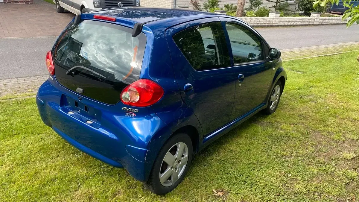 Gebraucht Toyota Aygo 68 PS (50 kW) 2007 Blau Kleinwagen