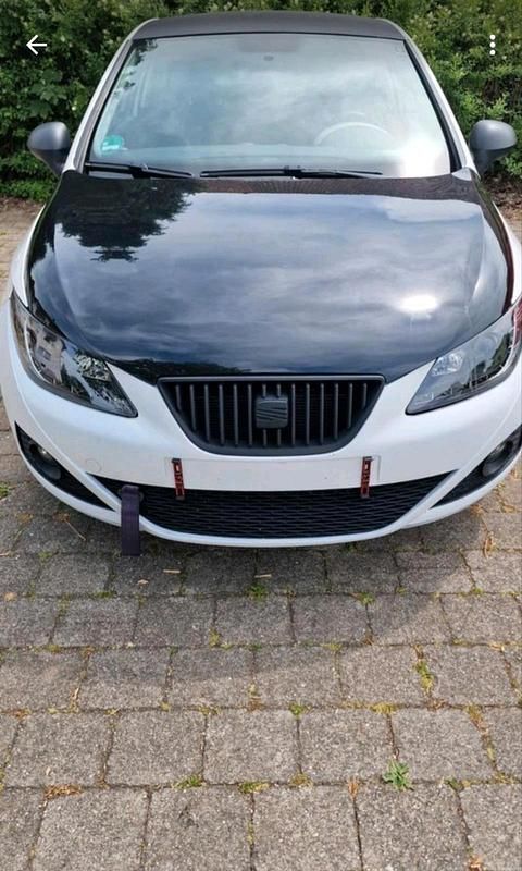 Weiß Gebraucht 2008 Seat Ibiza Kleinwagen | 2.800 € (Fairer Preis) - Bild 1/4