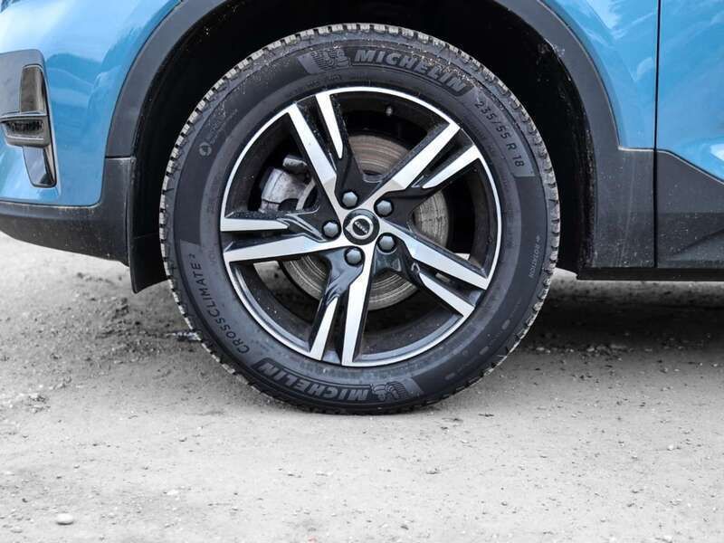 Gebraucht Volvo XC40 Plus 163 PS (119 kW) 2023 Blau SUV