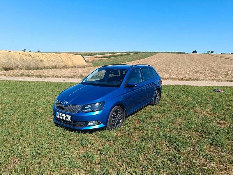 Blau Gebraucht 2015 Skoda Fabia Kombi | 5.699 € (Superpreis) - Bild 1/4