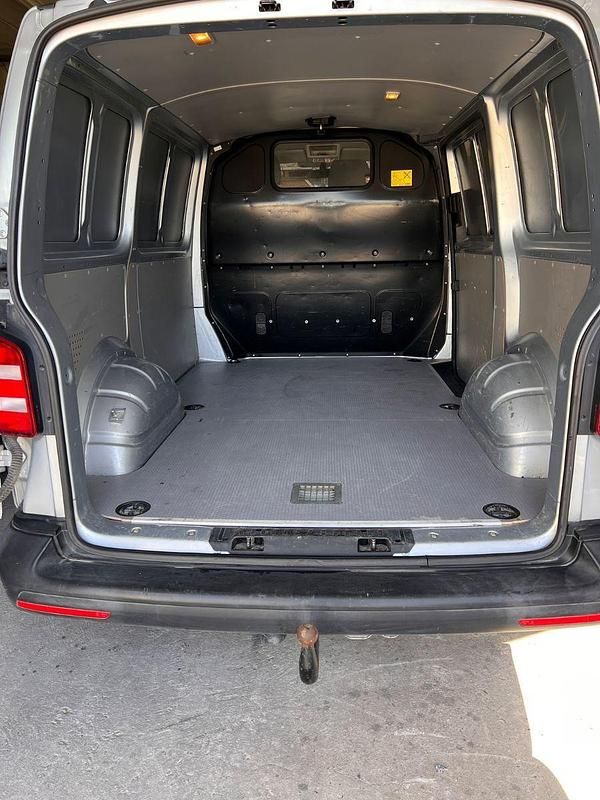 Gebraucht VW Transporter 114 PS (83 kW) 2017 Silber Van