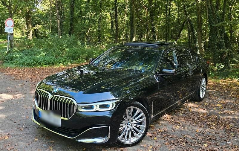 Schwarz Gebraucht 2020 BMW 740L Limousine | 59.900 € (Teuer) - Bild 1/4